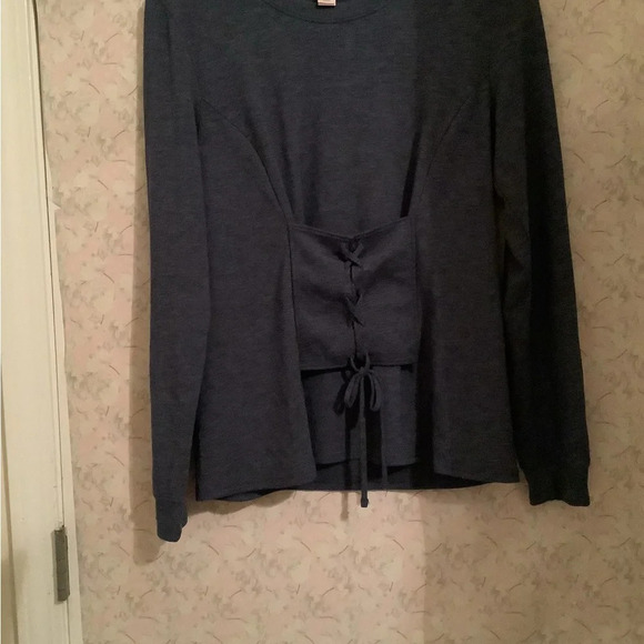 VICTORIA SECRET~BLOUSE~ FRONT TIE DETAIL~M - Picture 5 of 7